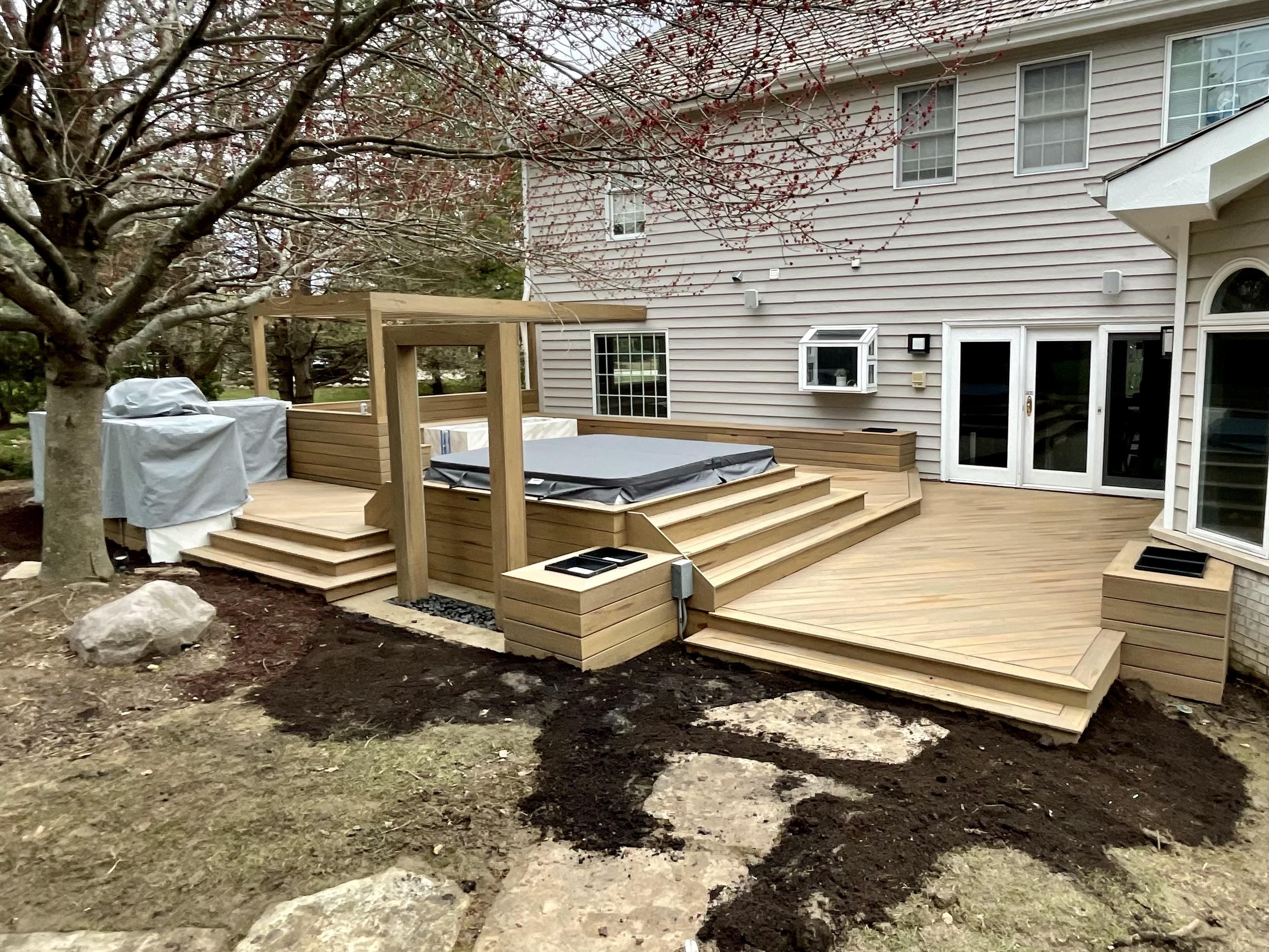 Luxury Outdoor Living — build